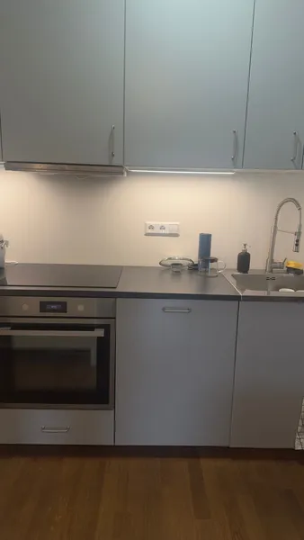 Alltagstaugliche 2-Zimmer-Wohnung mit offener Küche und Balkon in Berlin-Britz — photo 1